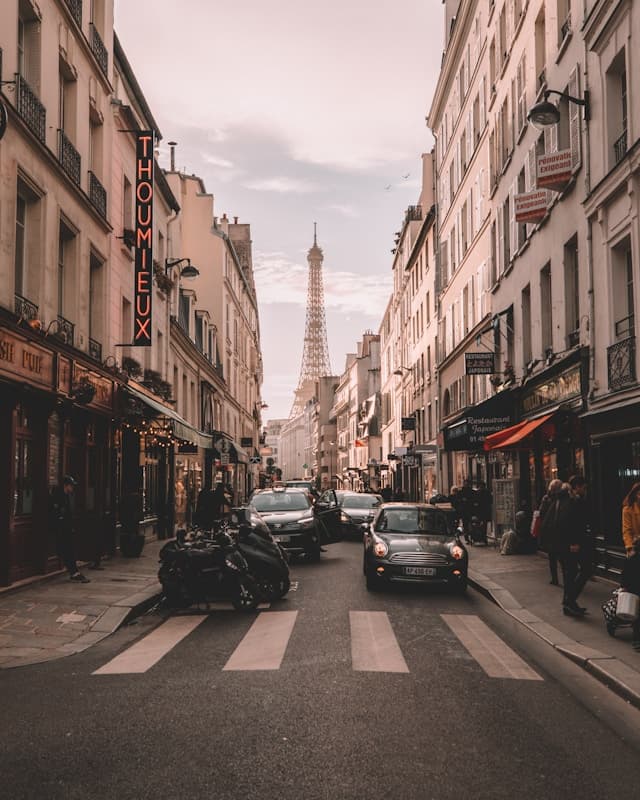 How Cities Can Use Paris as a Model for Implementing Safer Street Infrastructure